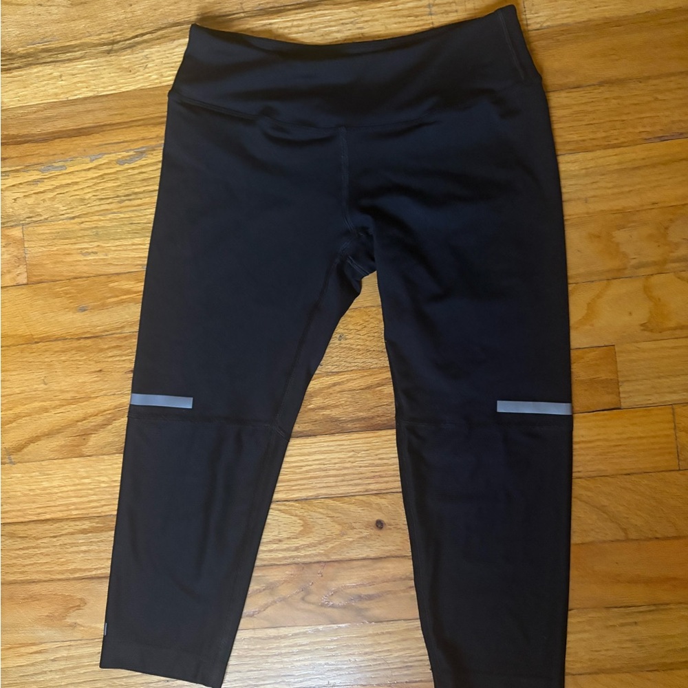 NOBULL Capri Black Leggings with Gray Accents Women’s Small